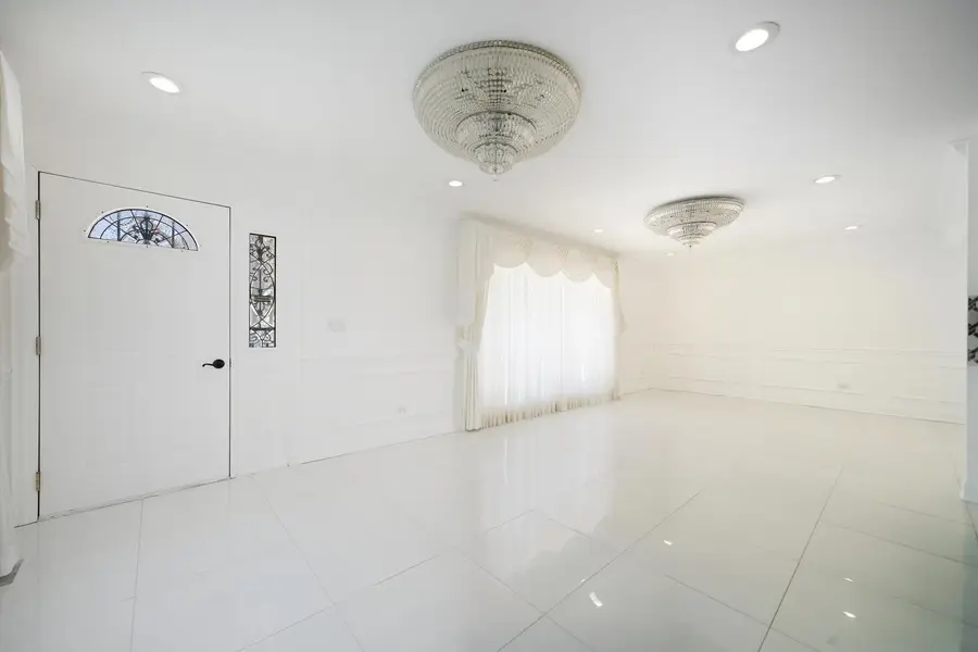 606 S Arlington Heights Road, Arlington Heights, IL 60005 - Image #2