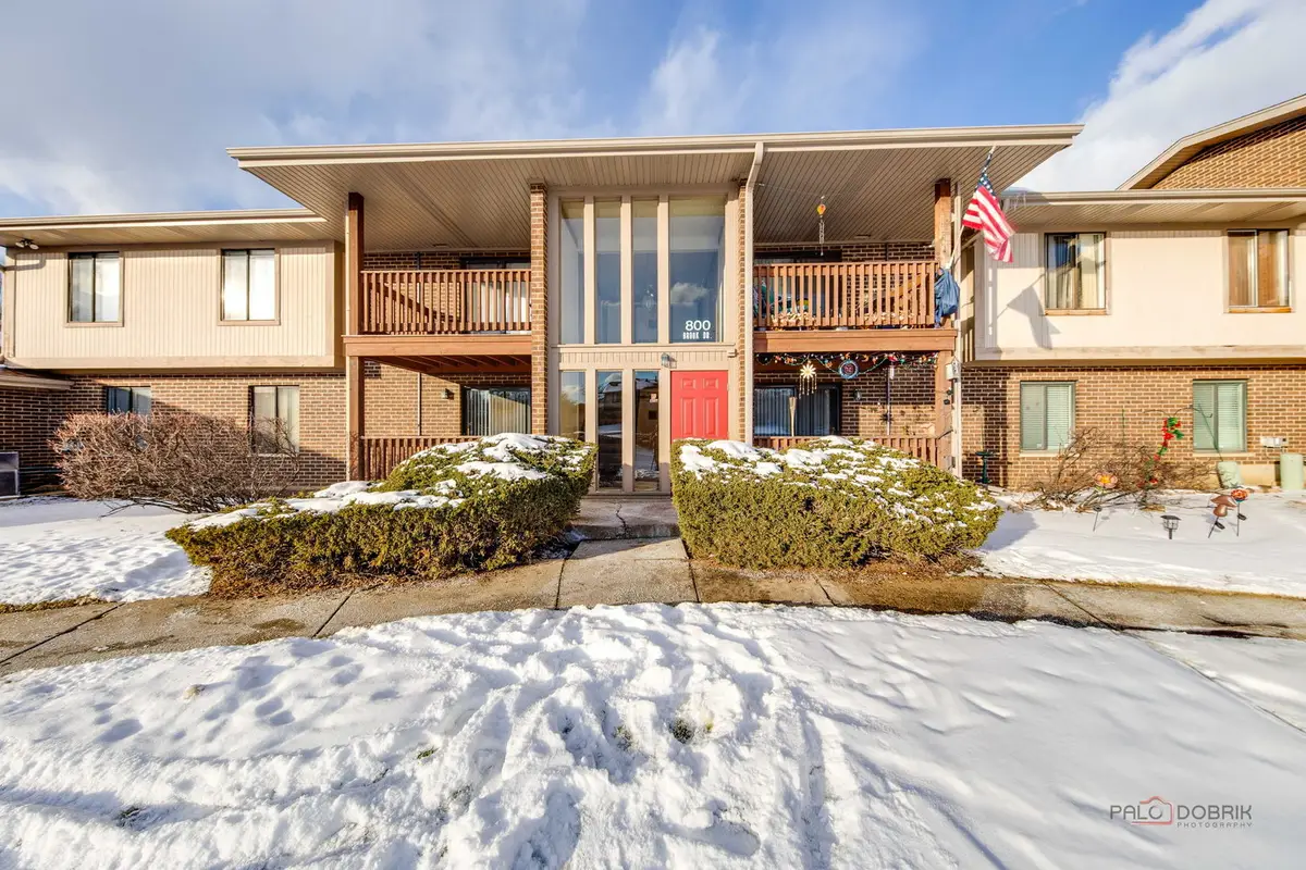 800 Brook Drive #1, Streamwood, IL 60107 - Image #1