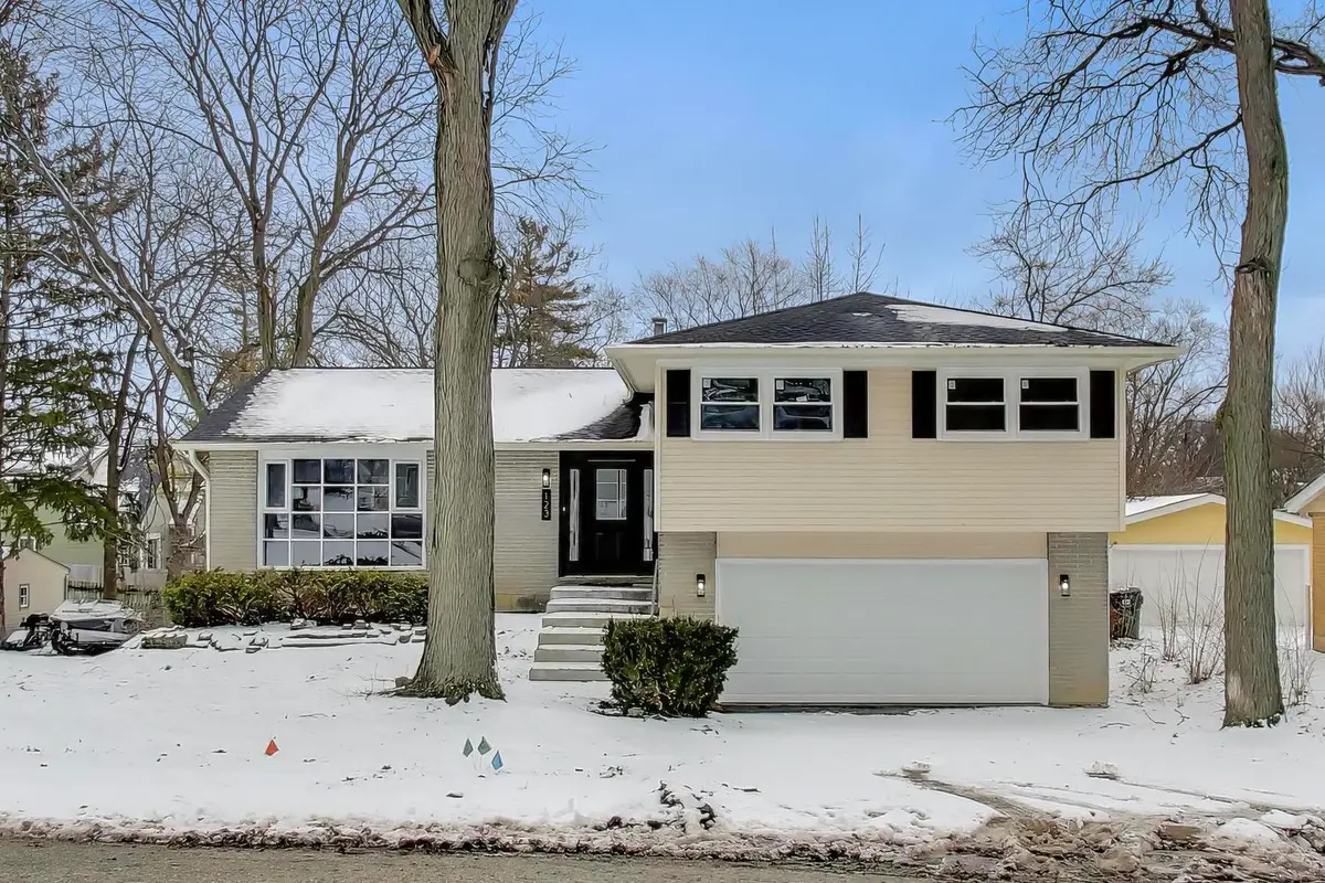 123 Kainer Avenue, Barrington, IL 60010 - Image #1