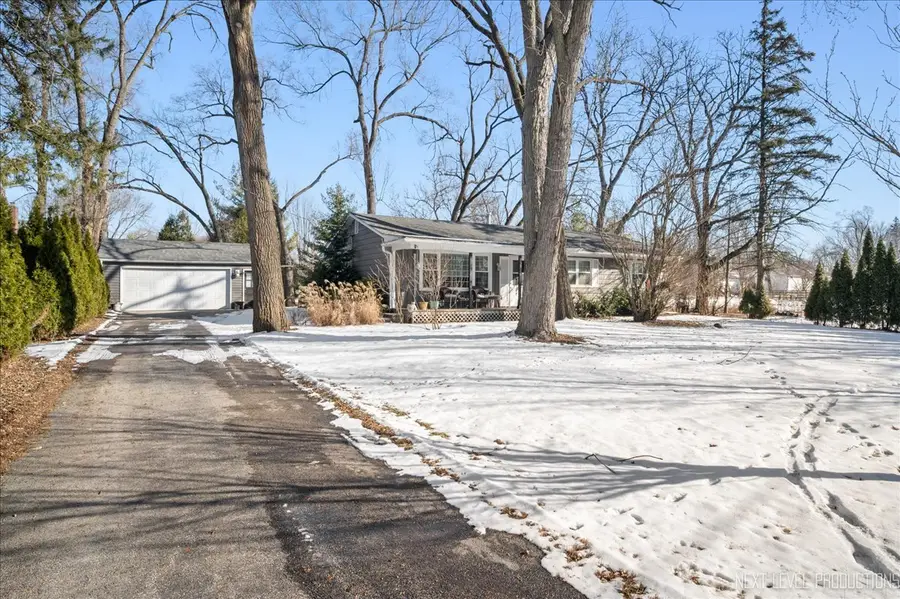 332 Evergreen Drive, Batavia, IL 60510 - #2