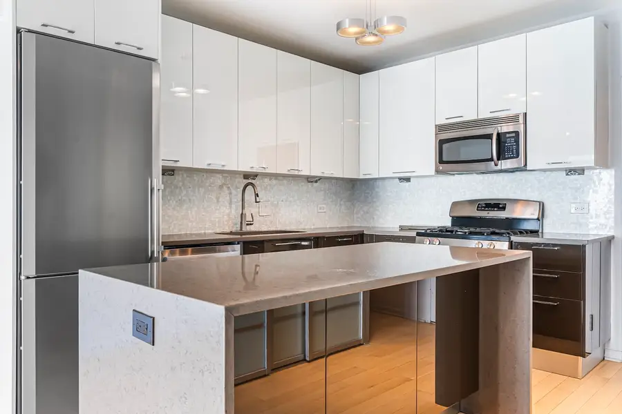 21 W Chestnut Street #1403, Chicago, IL 60610 - #2