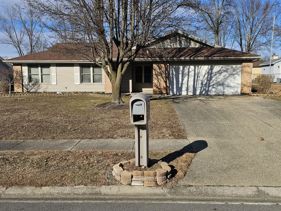 4304 Sassafras Lane, Mount Vernon, IL 62864 - Image #2