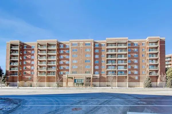 650 S River Road #812, Des Plaines, IL 60016