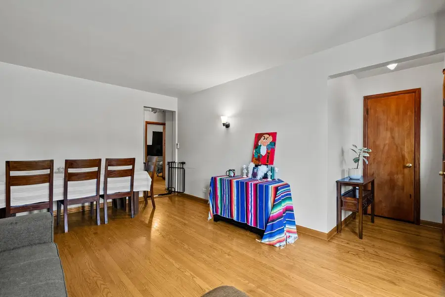 6332 N Mobile Avenue, Chicago, IL 60646 - Image #2