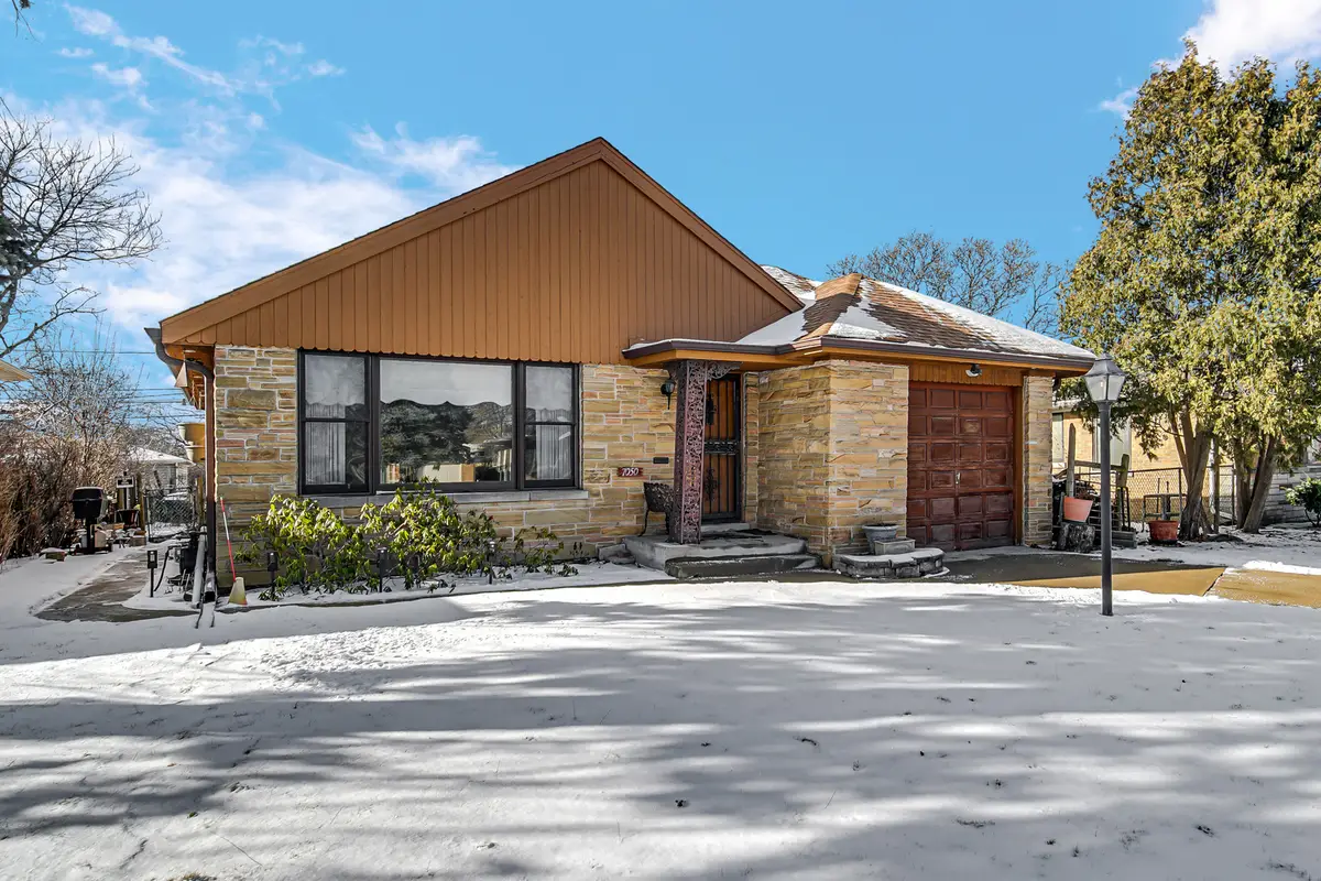 7050 N Keating Avenue, Lincolnwood, IL 60712 - Image #1