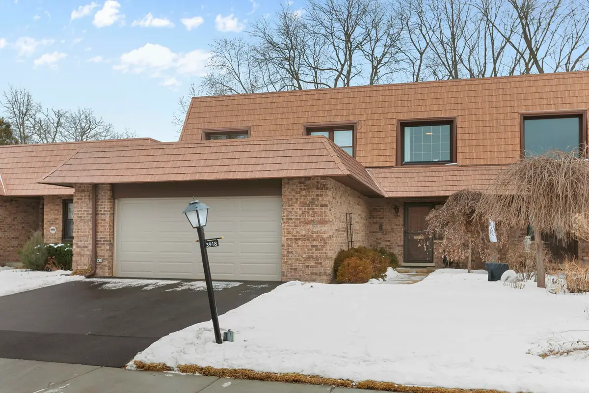 3918 Dundee Road, Northbrook, IL 60062 - Image #1