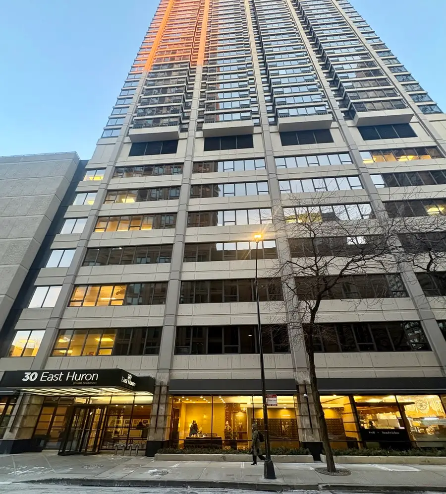 30 E Huron Street #3601, Chicago, IL 60611 - Image #2