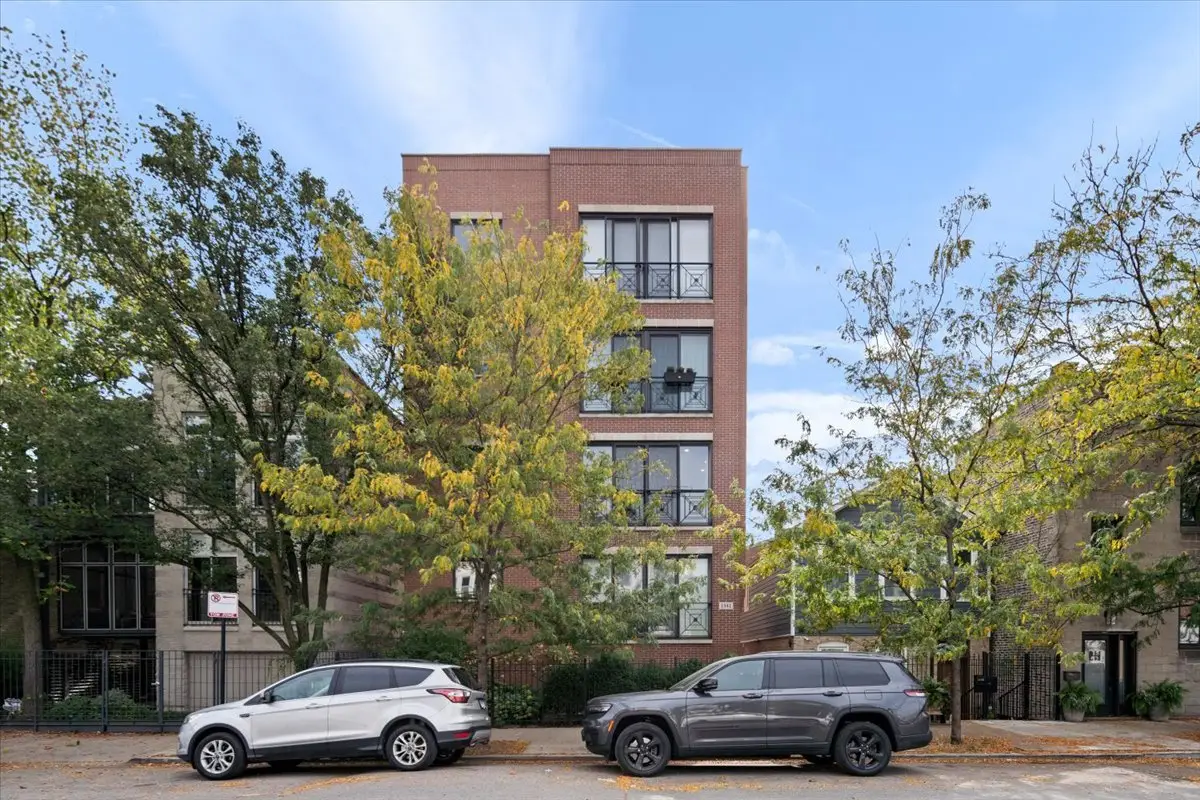 1541 W Chestnut Street #2, Chicago, IL 60642 - #1