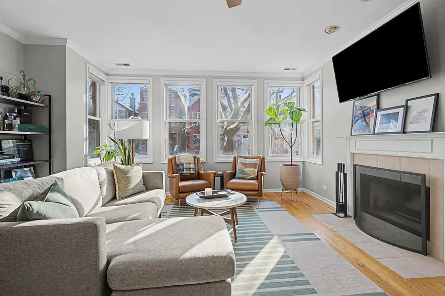 1132 W Wolfram Street #2, Chicago, IL 60657 - Image #2