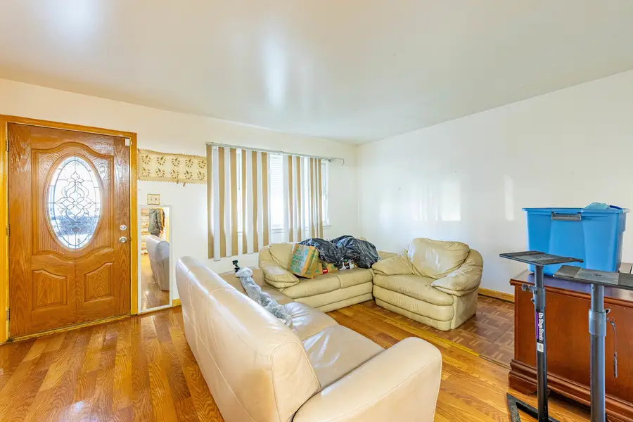 641 W 54th Place, Chicago, IL 60609 - Image #2