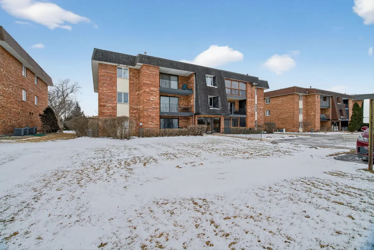 9122 W 140th Street #2NW, Orland Park, IL 60462 - Image #1