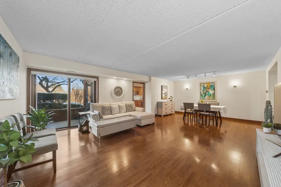 150 Red Top Drive #103, Libertyville, IL 60048 - #2