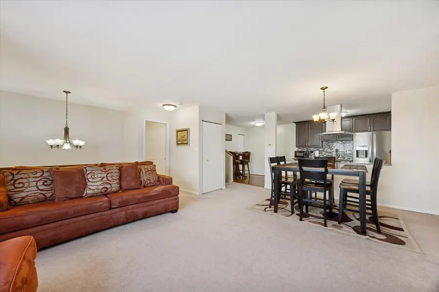 351 Park Ridge Lane #D, Aurora, IL 60504 - Image #2