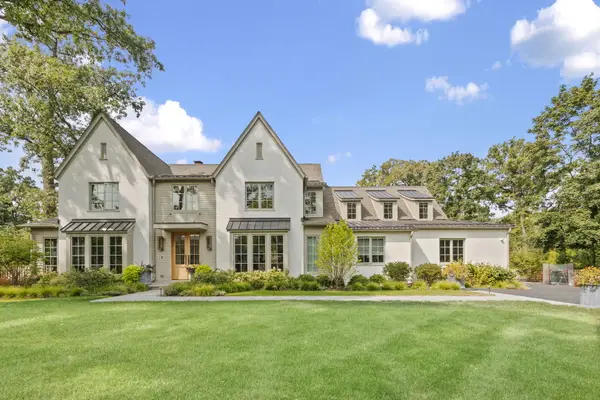 590 Briar Lane, Northfield, IL 60093