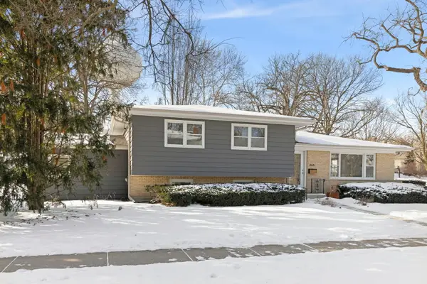 465 Cottage Avenue, Glen Ellyn, IL 60137