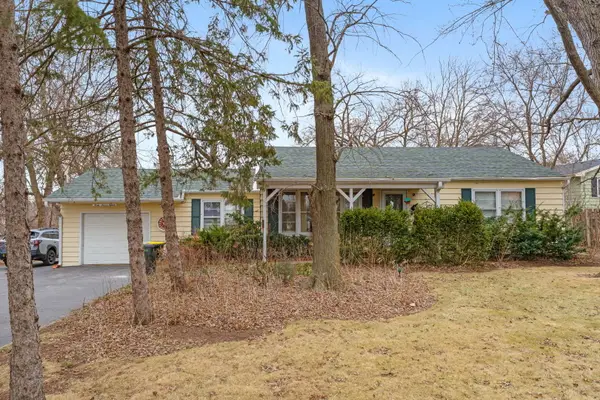 4715 W Crystal Lake Road, McHenry, IL 60050