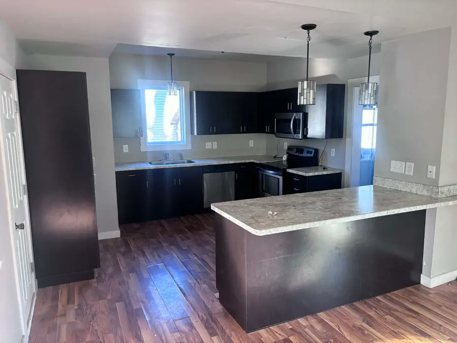 915 Newell Avenue, Muscatine, IA 52761 - #2