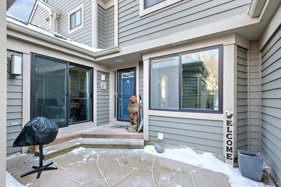 529 White Oak Lane, Lake Barrington, IL 60010 - Image #3