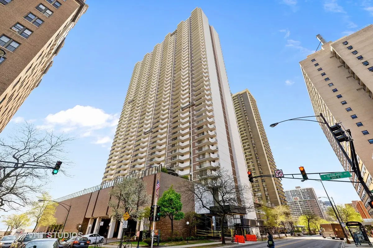 6033 N Sheridan Road #39L, Chicago, IL 60660 - #1