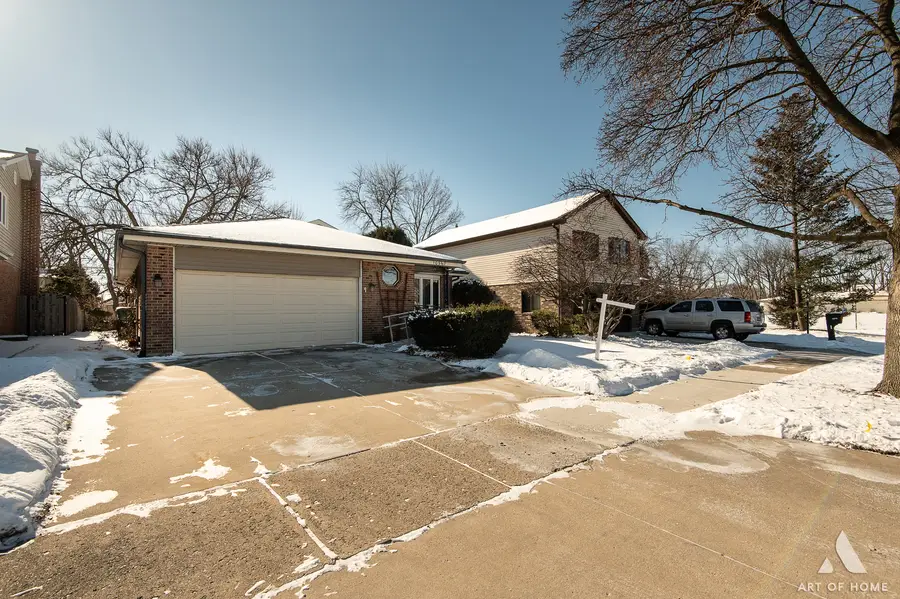 10567 Waterford Drive, Westchester, IL 60154 - Image #2