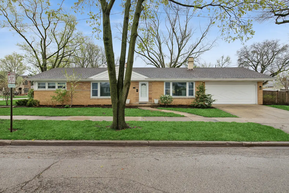 701 Peterson Avenue, Park Ridge, IL 60068 - #1