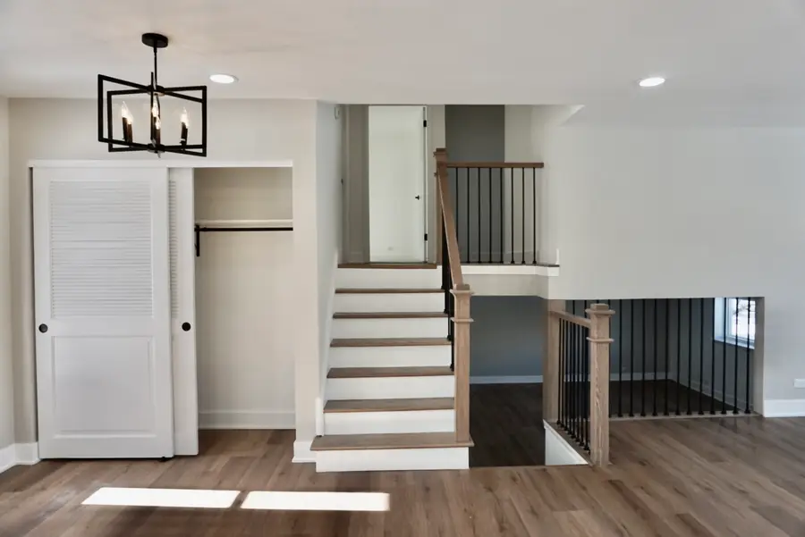 2018 E Ivy Lane, Mount Prospect, IL 60056 - Image #3