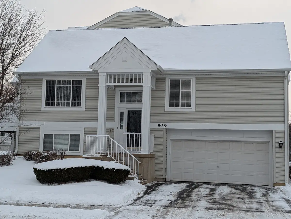 909 Mayfair Court, Elk Grove Village, IL 60007 - Image #1