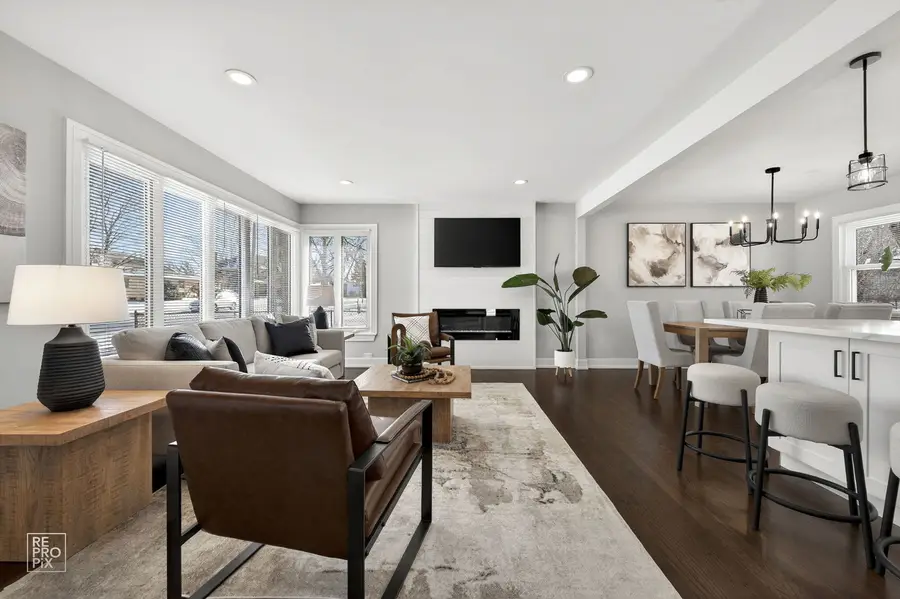 608 N Eastman Drive, Mount Prospect, IL 60056 - #2