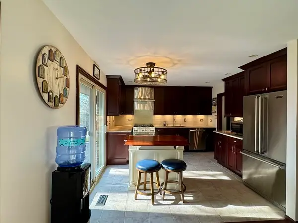 724 Ridge Road, Lemont, IL 60439