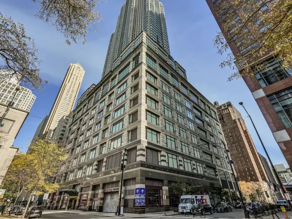 100 E Huron Street #2001, Chicago, IL 60611