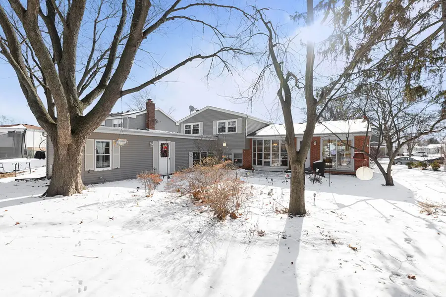 1706 S Chesterfield Drive, Arlington Heights, IL 60005 - Image #3