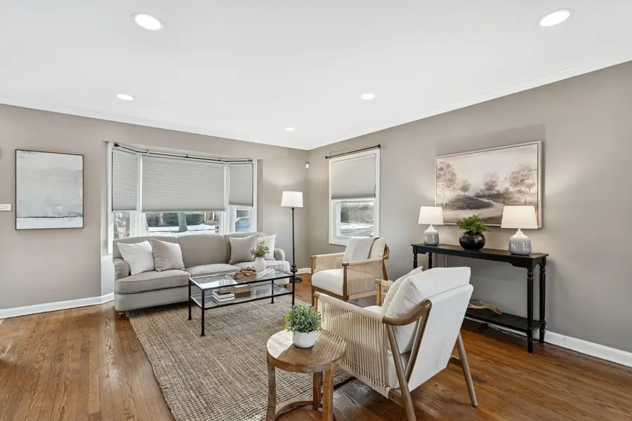 5910 Carol Avenue, Morton Grove, IL 60053 - #3