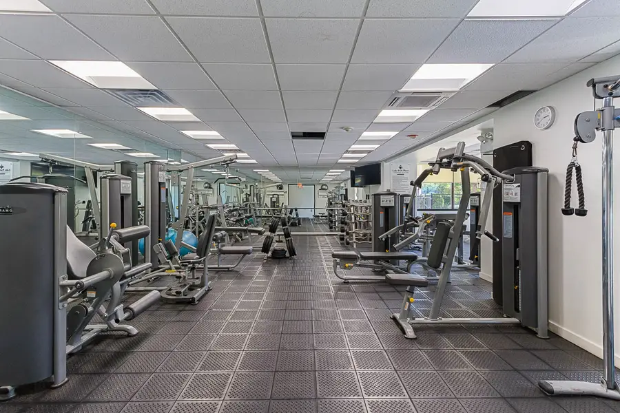 3930 N Pine Grove Avenue #1410, Chicago, IL 60613 - Image #3