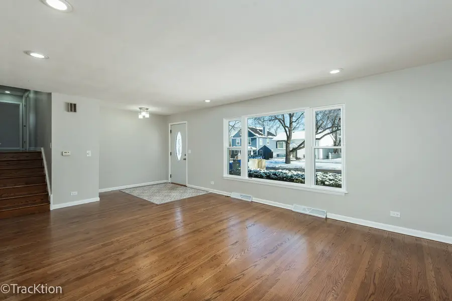 102 Grove Avenue, Glen Ellyn, IL 60137 - Image #2