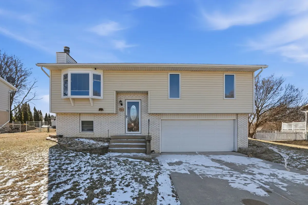 109 Blackhawk Drive, Park View, IA 52748 - Image #1