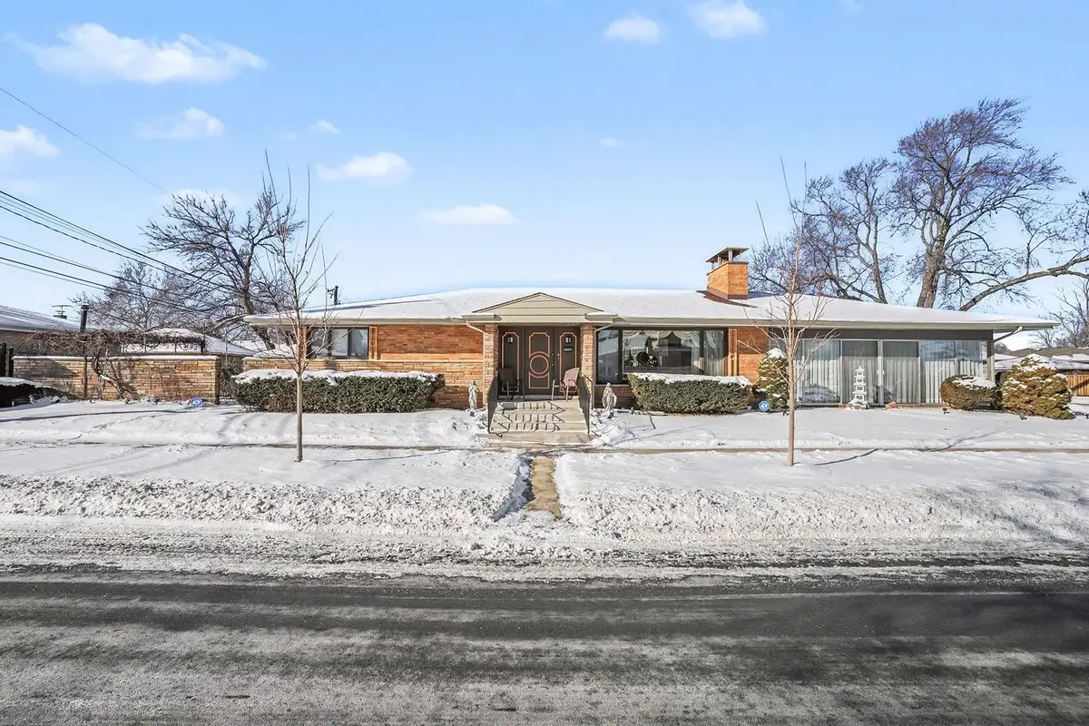 5501 W 102nd Street, Oak Lawn, IL 60453 - Image #1