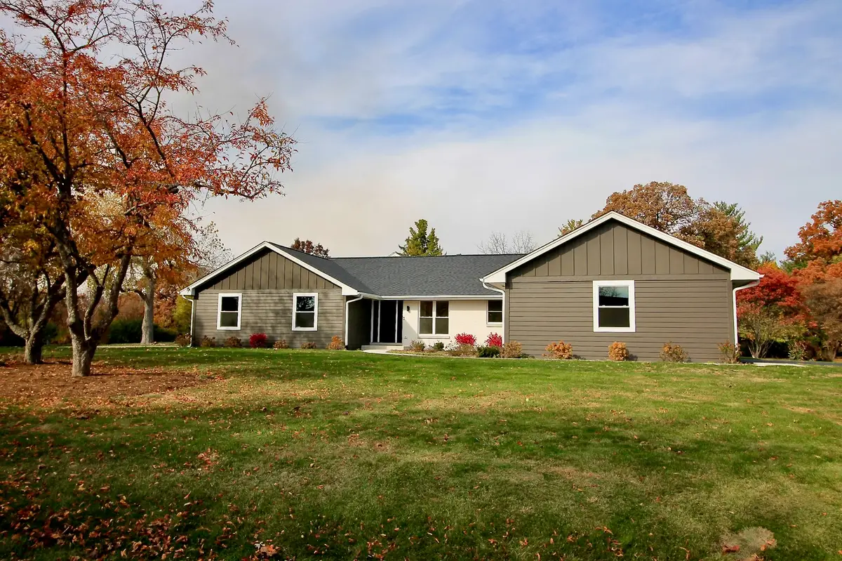 42W668 Steeplechase Drive, Saint Charles, IL 60175 - Image #1