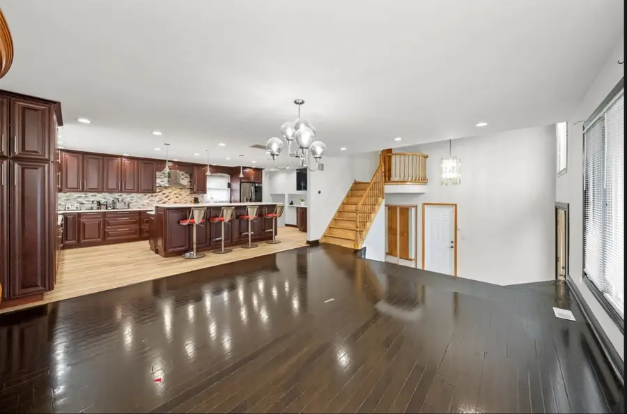 912 N Sumac Lane, Mount Prospect, IL 60056 - #3