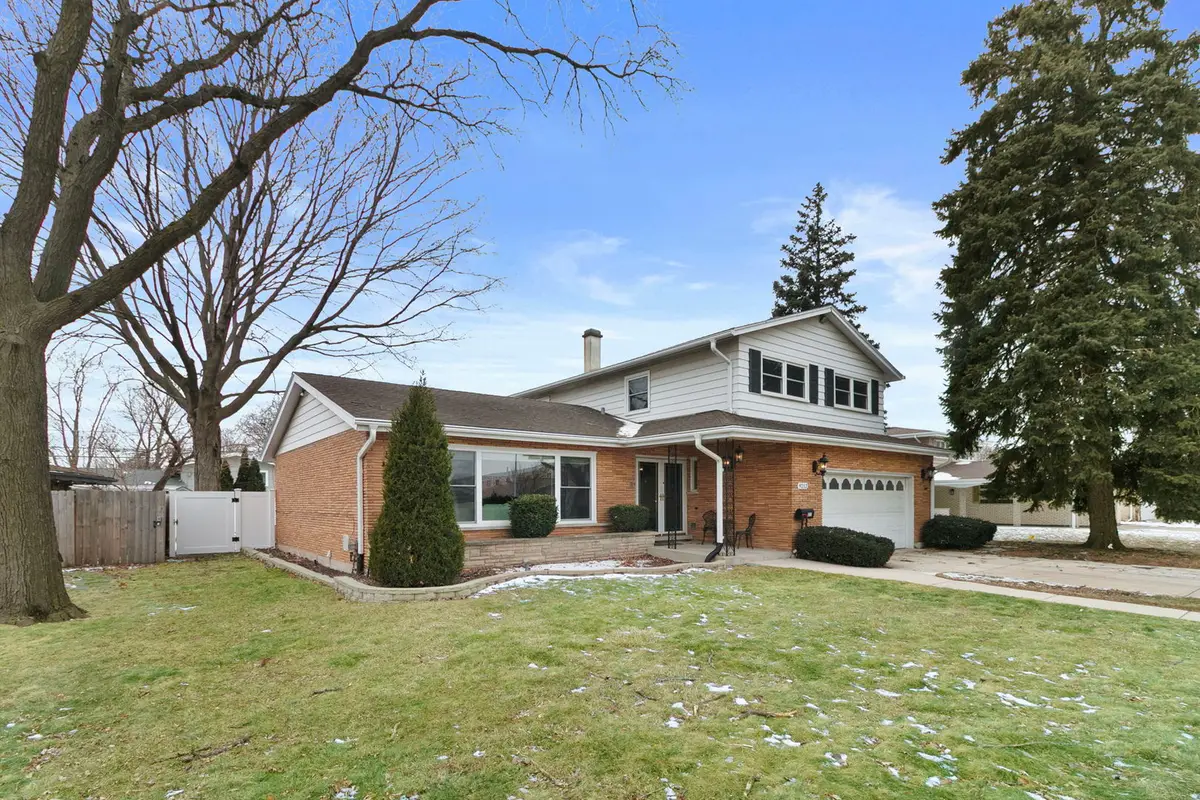 9212 S Komensky Avenue, Oak Lawn, IL 60453 - #1