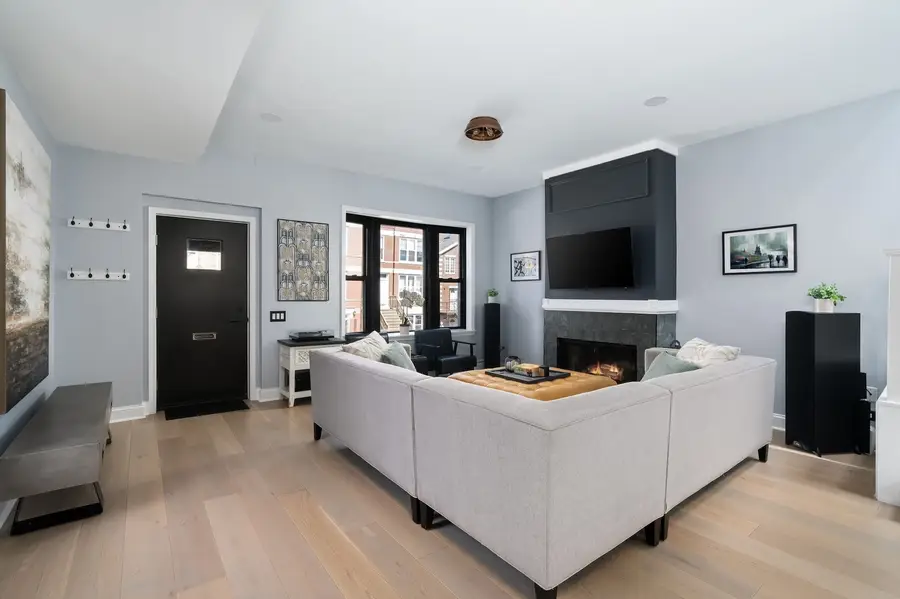 2047 W Homer Street, Chicago, IL 60647 - #2