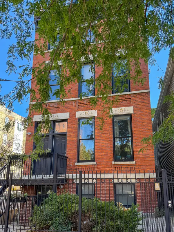 Address Withheld By Seller, Chicago, IL 60610