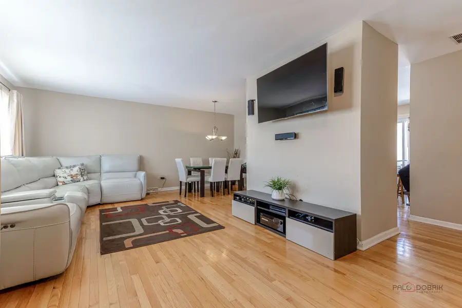 6 Forest Lane, Elk Grove Village, IL 60007 - Image #2