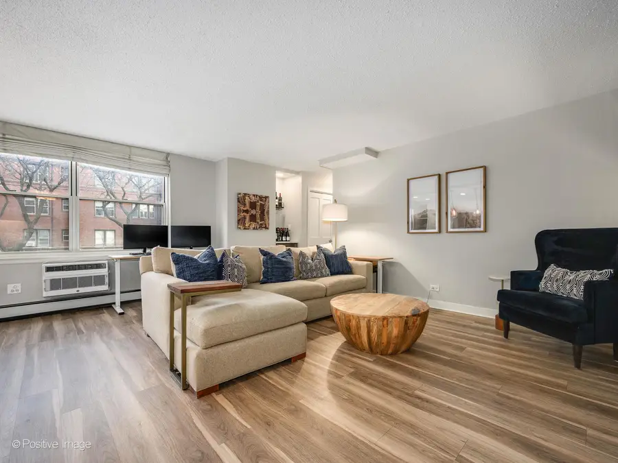 3033 N Sheridan Road #M1, Chicago, IL 60657 - #3