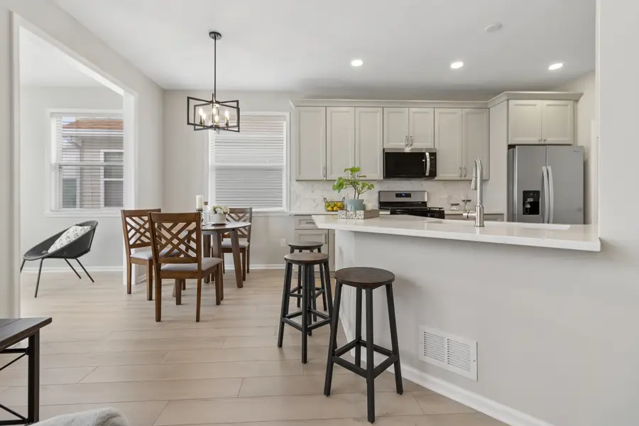 696 S Wellston Lane, Romeoville, IL 60446 - Image #2