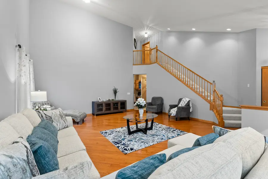 782 S Baldwin Lane, Romeoville, IL 60446 - Image #2