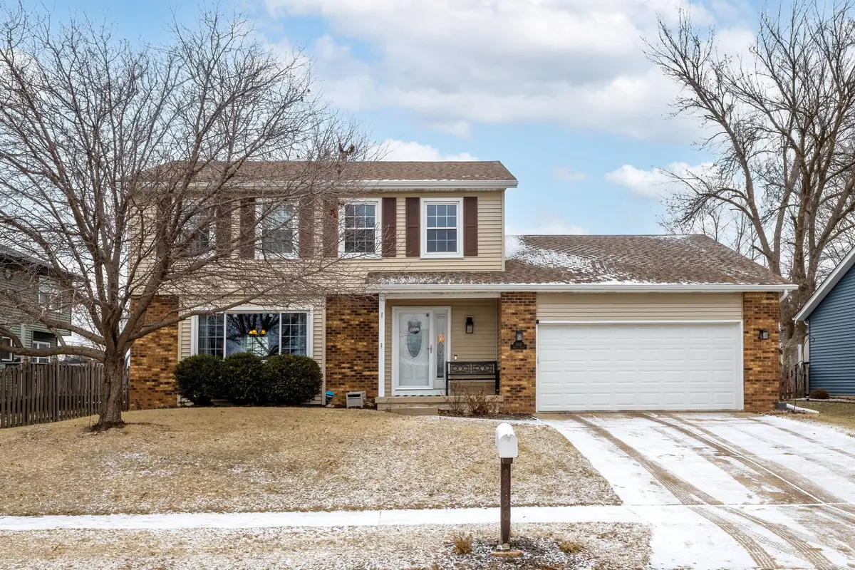2430 Navajo Drive, Bettendorf, IA 52722 - Image #1