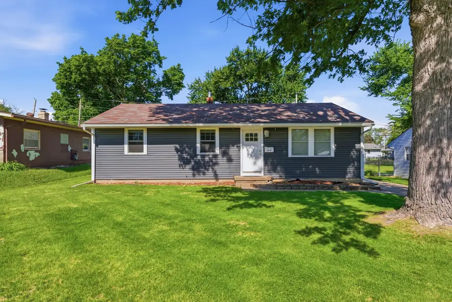 2210 N Fairmount Street, Davenport, IA 52804 - #2