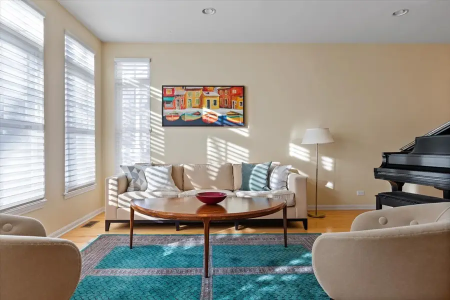 332 W Goethe Street, Chicago, IL 60610 - #2