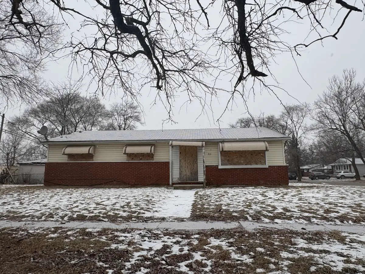 810 E 11th Street, Ford Heights, IL 60411 - #1