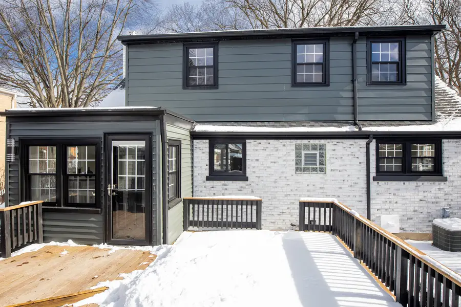 210 N Russel Street, Mount Prospect, IL 60056 - Image #2